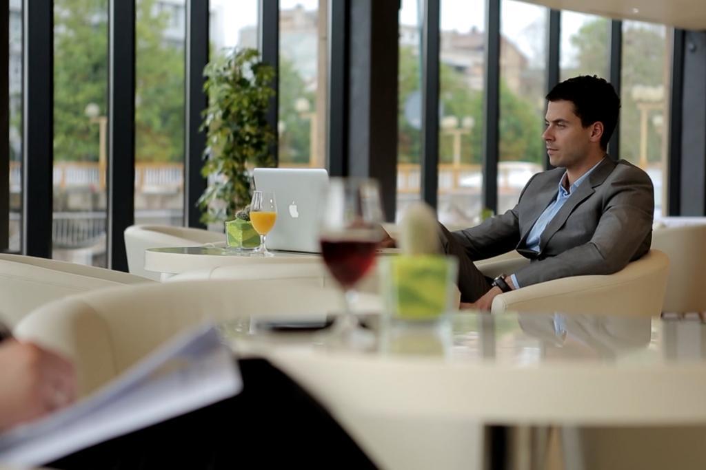 Orbis Design Hotel & Spa Paracin Bagian luar foto